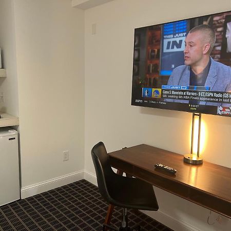 Rocky River Inn New Milford Экстерьер фото