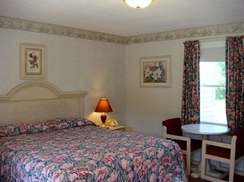 Rocky River Inn New Milford Экстерьер фото